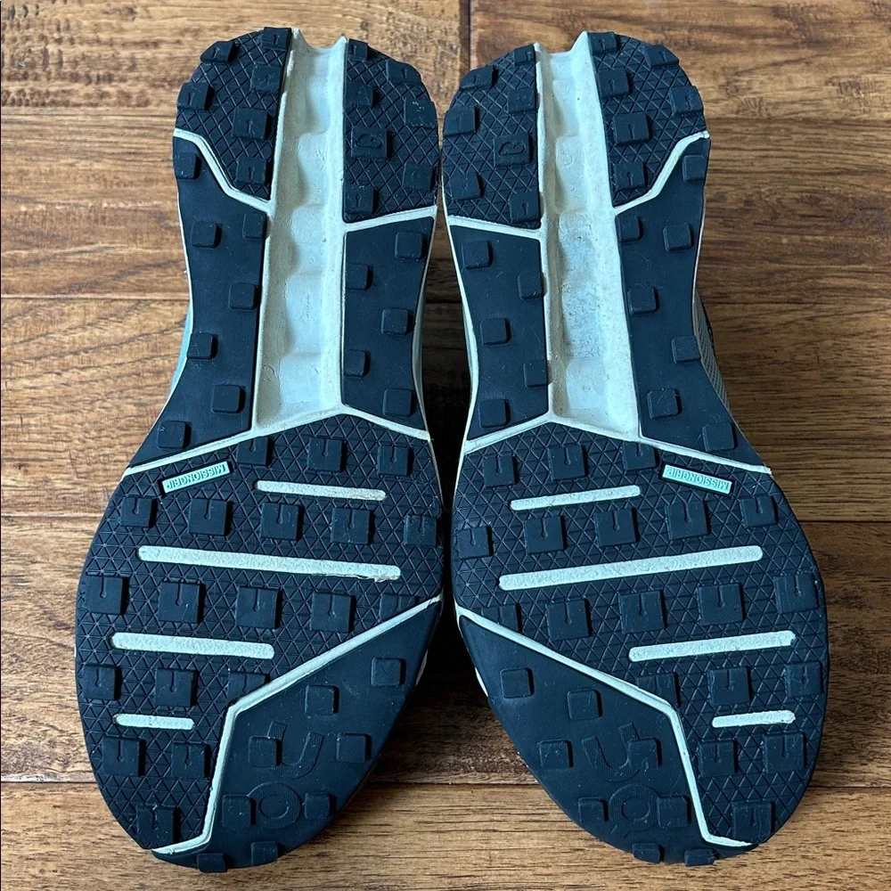 On Running Cloudhorizon Waterproof Hiking Shoes Sneakers Cushioned Mens Size 8 - Picture 10 of 11